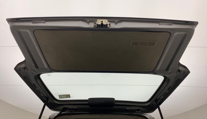 2011 Maruti Eeco 5 STR, Petrol, Manual, 1,08,772 km, Boot Door Open