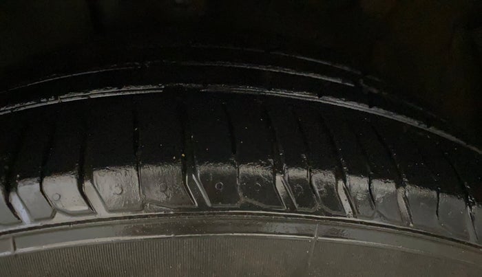 2021 KIA SONET HTX 1.0 IMT, Petrol, Manual, 77,311 km, Left Front Tyre Tread