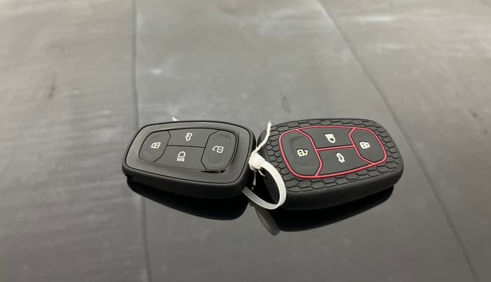 2021 Tata Harrier XZ PLUS 2.0L DARK EDITION, Diesel, Manual, 58,135 km, Key Close Up