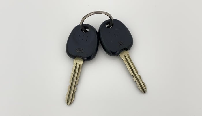 2013 Hyundai Eon ERA +, Petrol, Manual, 62,640 km, Key Close Up