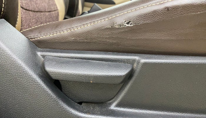 2013 Hyundai Eon ERA +, Petrol, Manual, 62,640 km, Driver Side Adjustment Panel