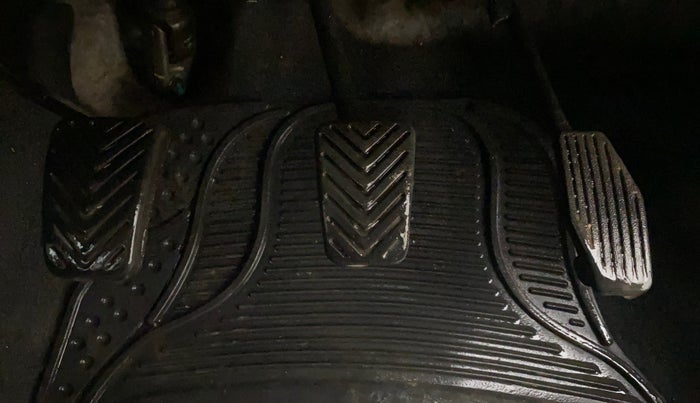 2013 Hyundai Eon ERA +, Petrol, Manual, 62,640 km, Pedals