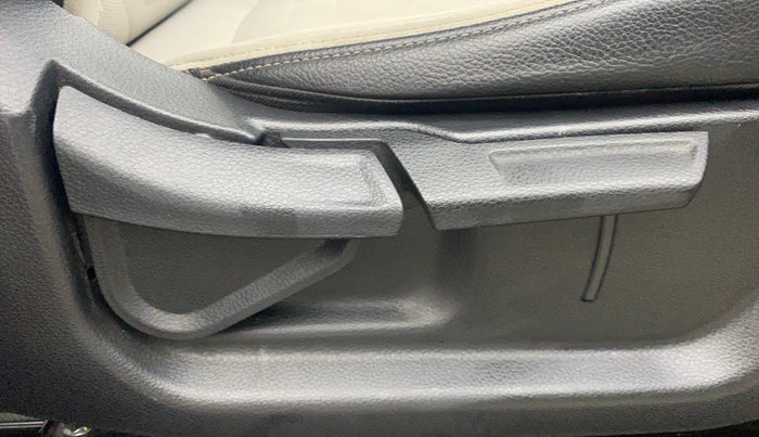 2021 KIA SONET HTX 1.0 IMT, Petrol, Manual, 50,394 km, Driver Side Adjustment Panel