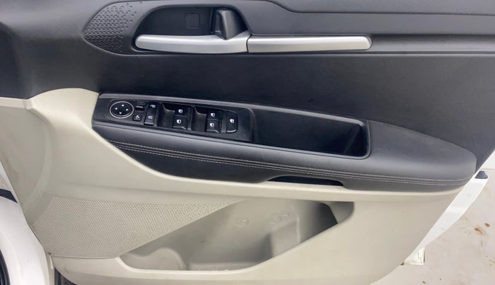 2021 KIA SONET HTX 1.0 IMT, Petrol, Manual, 50,394 km, Driver Side Door Panels Control