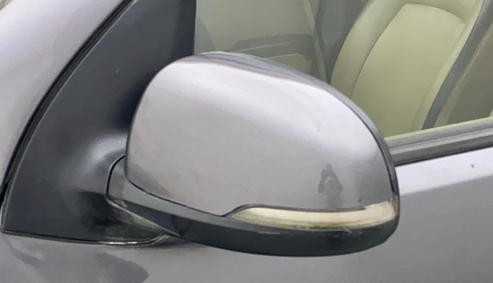 2011 Hyundai i10 MAGNA 1.2, Petrol, Manual, 1,20,084 km, Left rear-view mirror - Indicator light has minor damage
