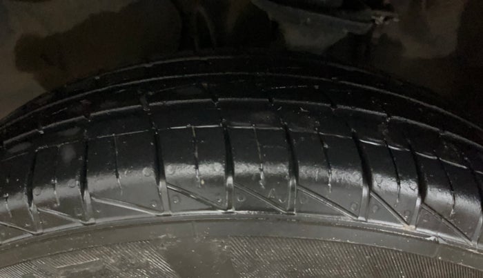 2022 Maruti Alto LXI O, Petrol, Manual, 25,849 km, Left Front Tyre Tread