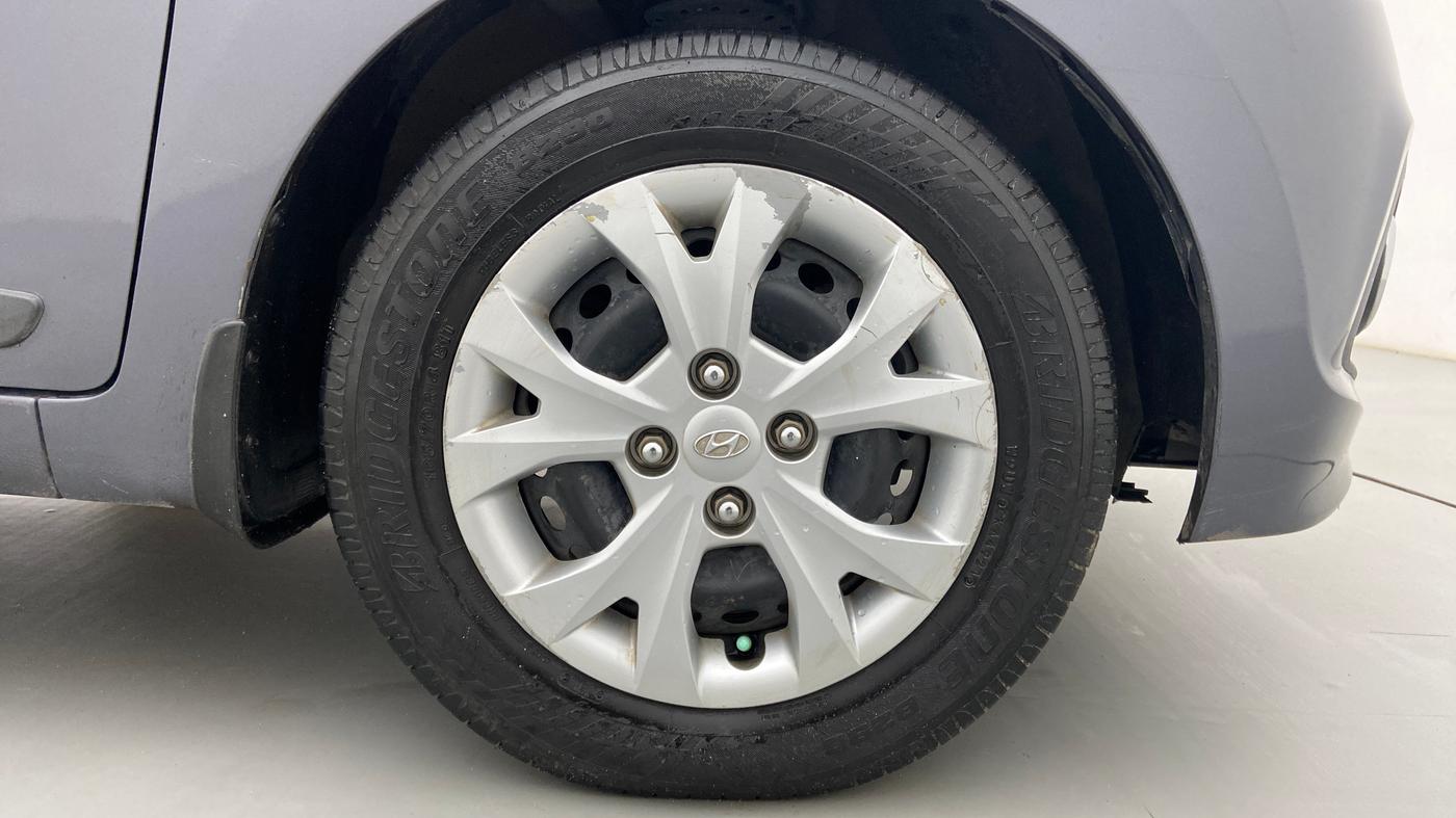2016 Hyundai Grand i10 SPORTZ 1.2 KAPPA VTVT, Petrol, Manual, 43,566 km, Right Front Wheel