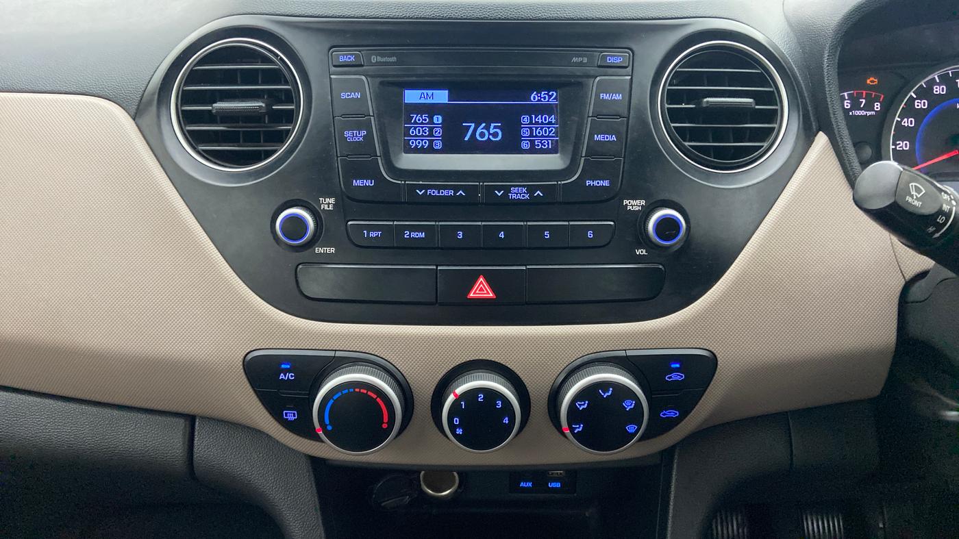 2016 Hyundai Grand i10 SPORTZ 1.2 KAPPA VTVT, Petrol, Manual, 43,566 km, Air Conditioner