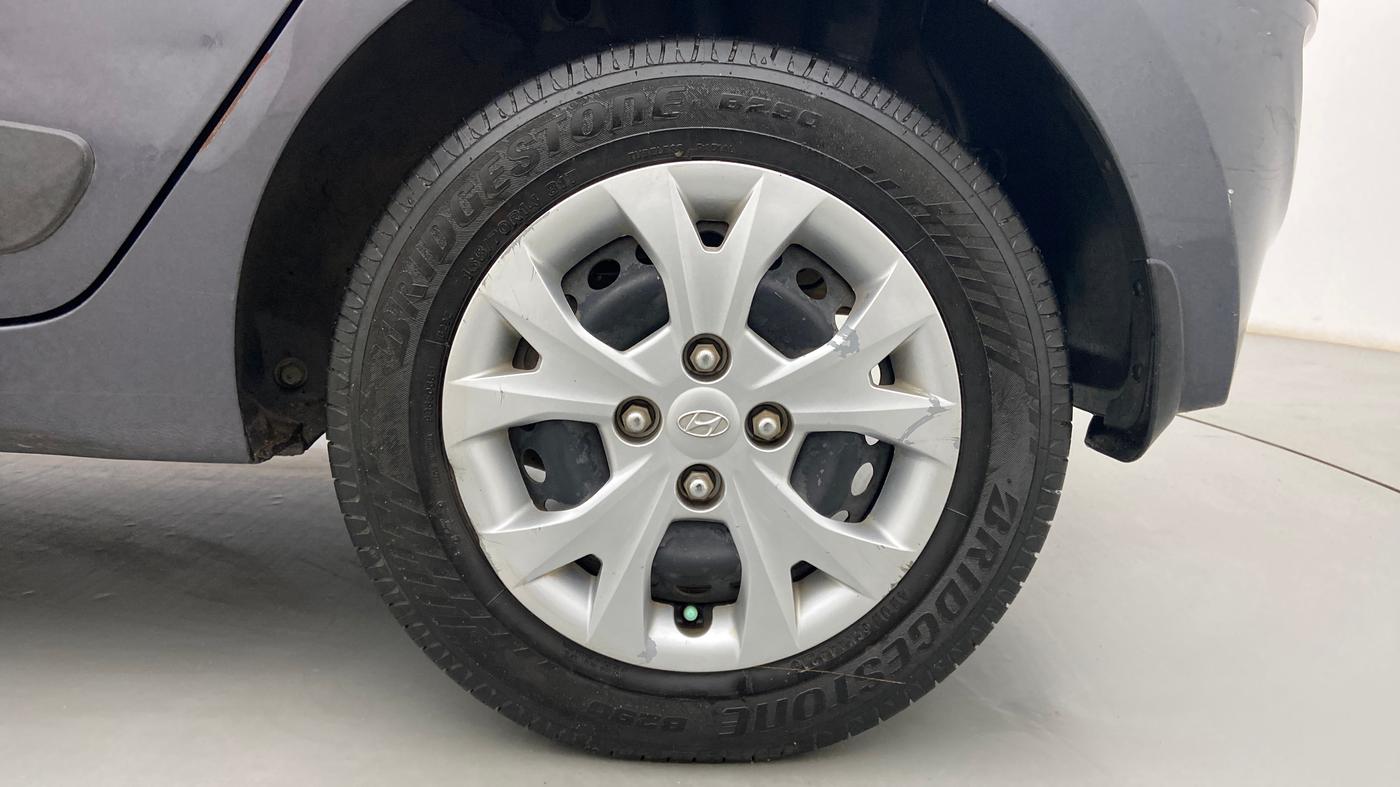2016 Hyundai Grand i10 SPORTZ 1.2 KAPPA VTVT, Petrol, Manual, 43,566 km, Left Rear Wheel