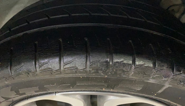 2018 Hyundai Elite i20 ASTA 1.2 (O), Petrol, Manual, 62,079 km, Left Rear Tyre Tread