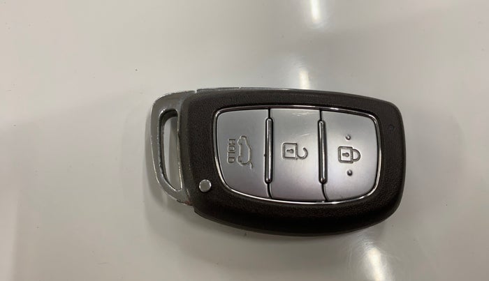 2018 Hyundai Elite i20 ASTA 1.2 (O), Petrol, Manual, 62,079 km, Key Close Up