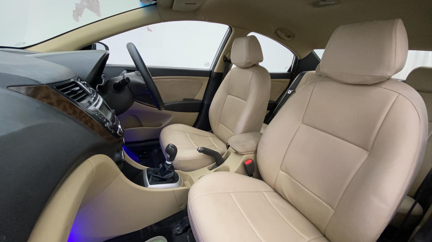 2014 Hyundai Verna FLUIDIC 1.6 VTVT SX, Petrol, Manual, 56,918 km, Right Side Front Door Cabin