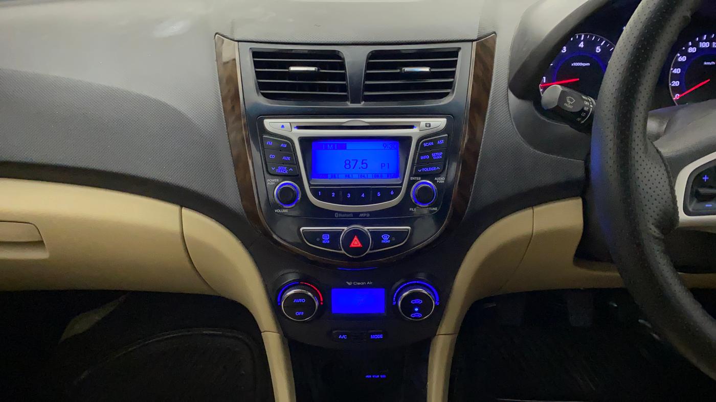 2014 Hyundai Verna FLUIDIC 1.6 VTVT SX, Petrol, Manual, 56,918 km, Air Conditioner
