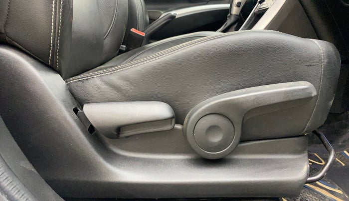 2020 Maruti S Cross ALPHA 1.5, Petrol, Manual, 47,280 km, Driver Side Adjustment Panel