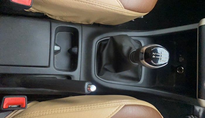 2022 Renault TRIBER RXZ, Petrol, Manual, 75,598 km, Gear Lever