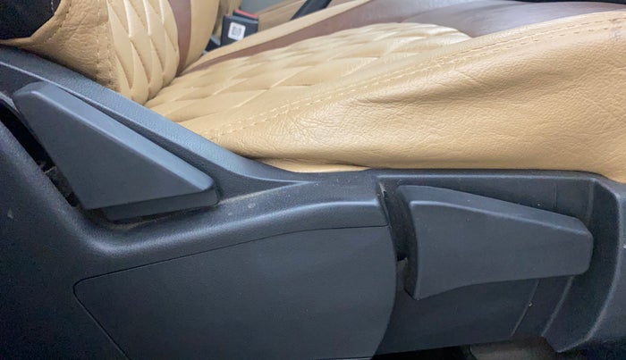 2022 Renault TRIBER RXZ, Petrol, Manual, 75,598 km, Driver Side Adjustment Panel