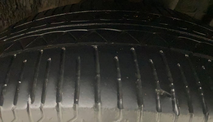 2022 Renault TRIBER RXZ, Petrol, Manual, 75,598 km, Left Rear Tyre Tread