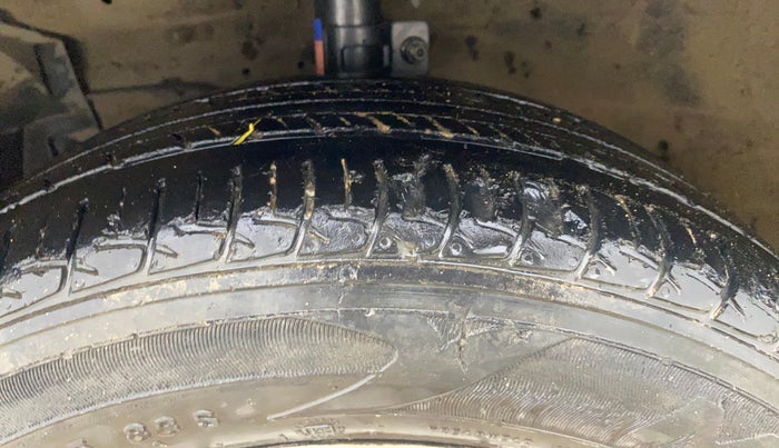 2018 Maruti Ciaz DELTA 1.5 SHVS MT PETROL, Petrol, Manual, 76,985 km, Left Front Tyre Tread