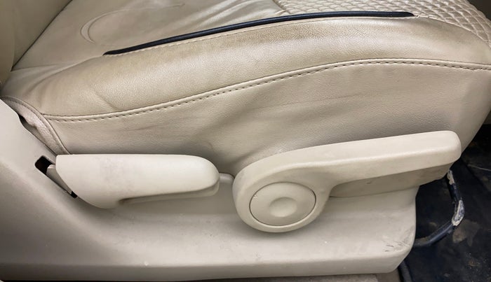 2018 Maruti Ciaz DELTA 1.5 SHVS MT PETROL, Petrol, Manual, 76,985 km, Driver Side Adjustment Panel