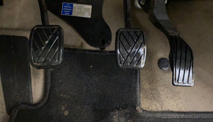 2018 Maruti Ciaz DELTA 1.5 SHVS MT PETROL, Petrol, Manual, 76,985 km, Pedals