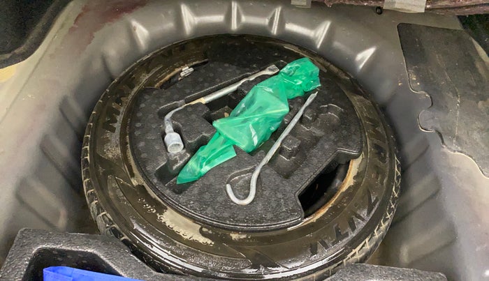 2018 Maruti Ciaz DELTA 1.5 SHVS MT PETROL, Petrol, Manual, 76,985 km, Spare Tyre