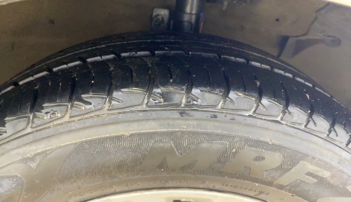 2018 Maruti Ciaz DELTA 1.5 SHVS MT PETROL, Petrol, Manual, 76,985 km, Right Front Tyre Tread