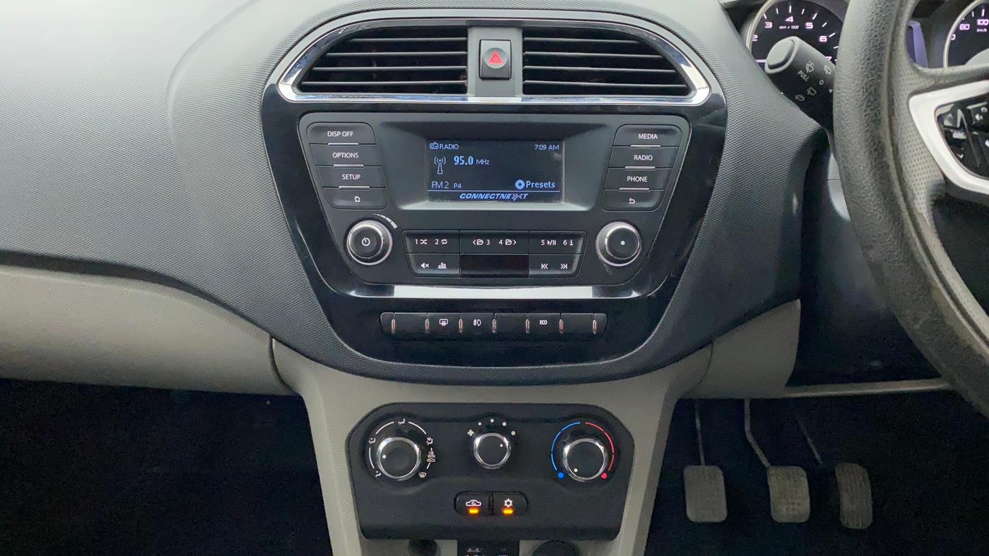 2016 Tata Tiago XZ PETROL, Petrol, Manual, 42,772 km, Air Conditioner