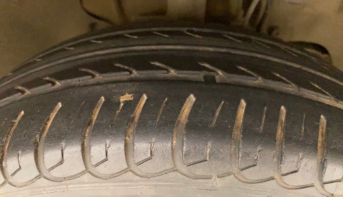 2016 Tata Tiago XZ PETROL, Petrol, Manual, 42,772 km, Right Front Tyre Tread