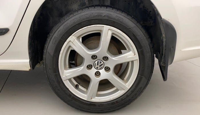 2013 Volkswagen Vento HIGHLINE 1.6 MPI, Petrol, Manual, 36,982 km, Left Rear Wheel