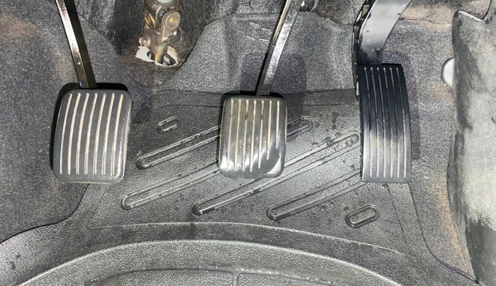 2015 Hyundai Xcent S (O) 1.2, Petrol, Manual, 1,25,322 km, Pedals