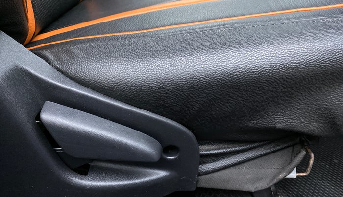 2018 Datsun Go T, Petrol, Manual, 34,676 km, Driver Side Adjustment Panel
