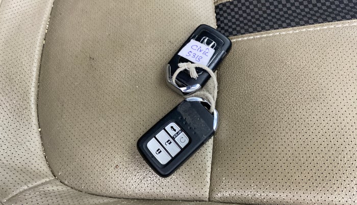 2020 Honda Civic 1.8L I-VTEC ZX CVT, Petrol, Automatic, 43,091 km, Key Close Up