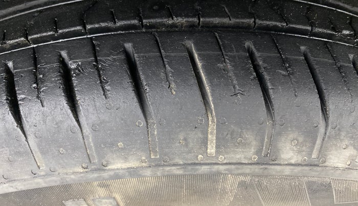 2022 Tata PUNCH ADVENTURE MT, Petrol, Manual, 22,486 km, Right Front Tyre Tread