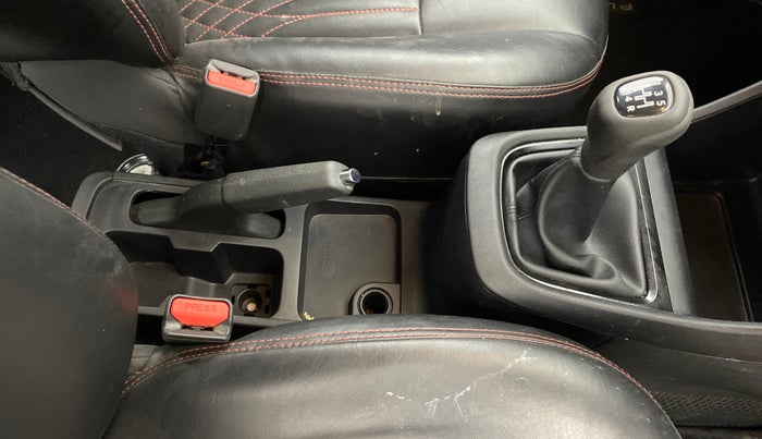 2022 Tata PUNCH ADVENTURE MT, Petrol, Manual, 22,486 km, Gear Lever