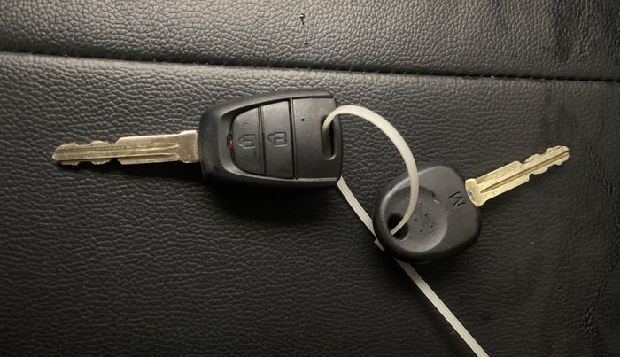 2016 Hyundai Grand i10 SPORTZ 1.2 KAPPA VTVT, Petrol, Manual, 49,219 km, Key Close Up