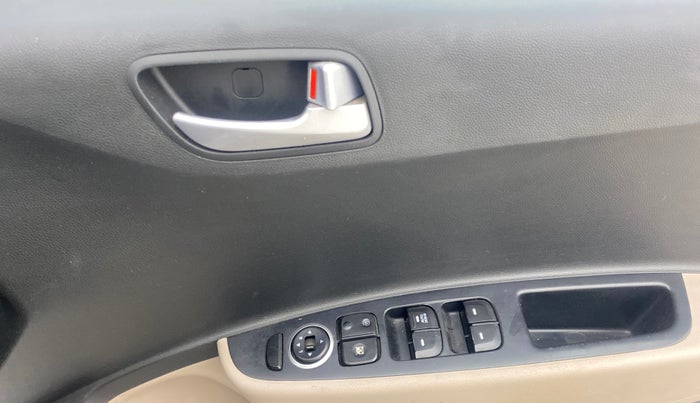 2016 Hyundai Grand i10 SPORTZ 1.2 KAPPA VTVT, Petrol, Manual, 49,219 km, Driver Side Door Panels Control