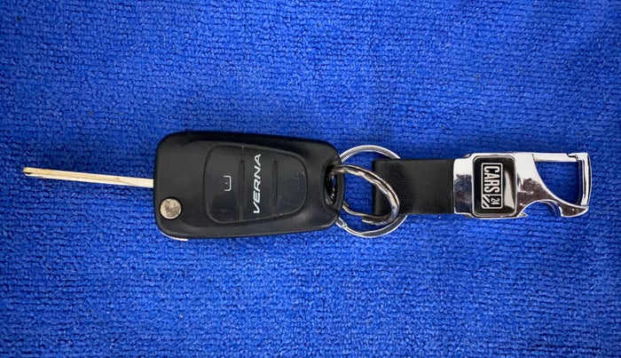 2011 Hyundai Verna FLUIDIC 1.4 VTVT, Petrol, Manual, 65,062 km, Key Close Up