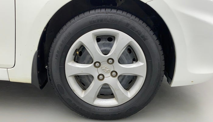 2011 Hyundai Verna FLUIDIC 1.4 VTVT, Petrol, Manual, 65,062 km, Right Front Wheel