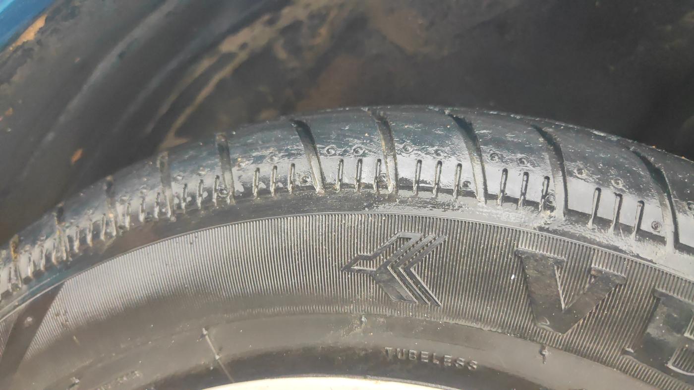 2015 Maruti Celerio ZXI AMT, Petrol, Automatic, 28,006 km, Left Front Tyre Tread