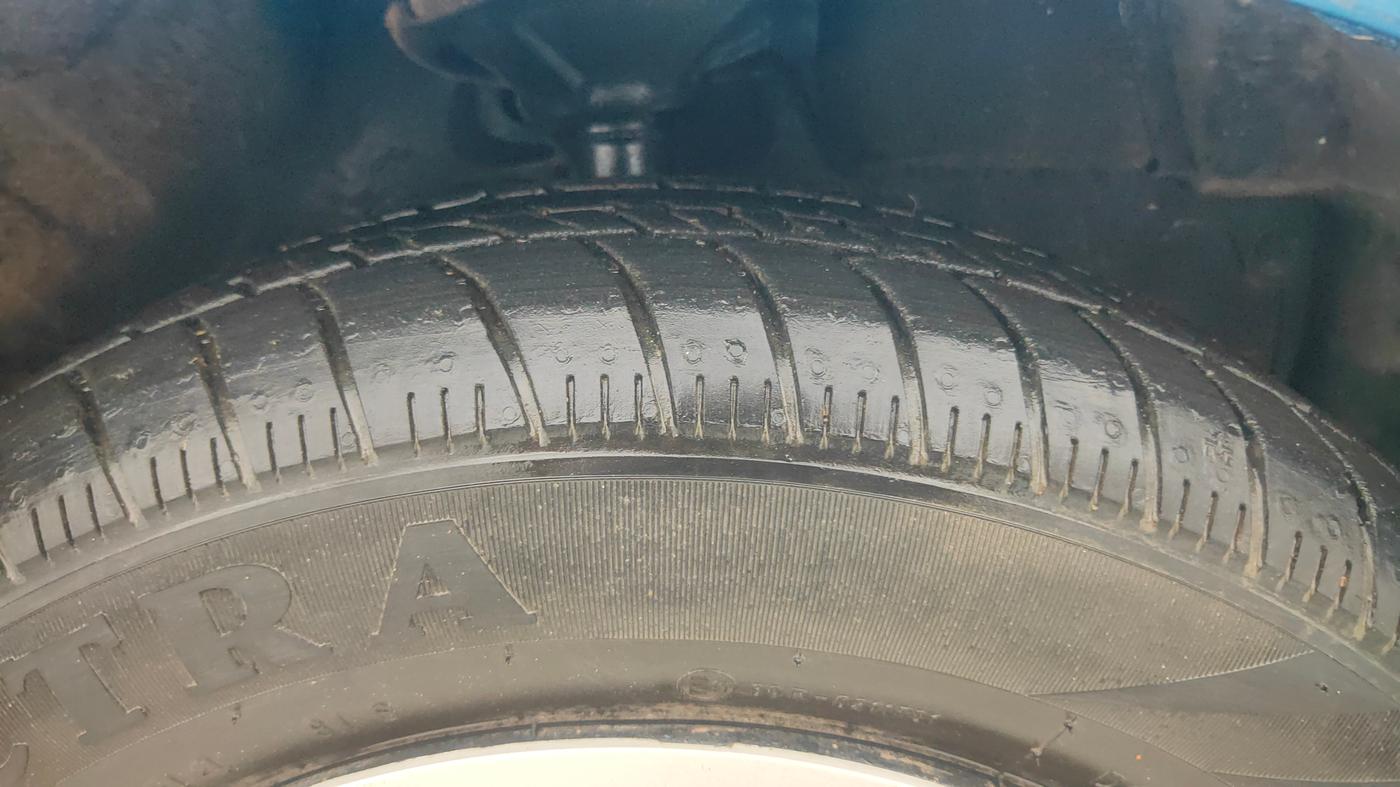 2015 Maruti Celerio ZXI AMT, Petrol, Automatic, 28,006 km, Right Front Tyre Tread
