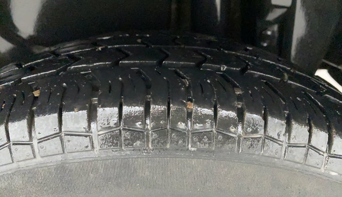 2013 Maruti Swift Dzire VXI, Petrol, Manual, 48,669 km, Left Rear Tyre Tread