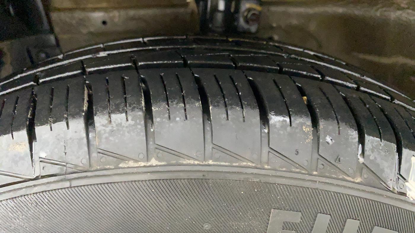 2013 Maruti Swift Dzire VXI, Petrol, Manual, 48,669 km, Left Front Tyre Tread