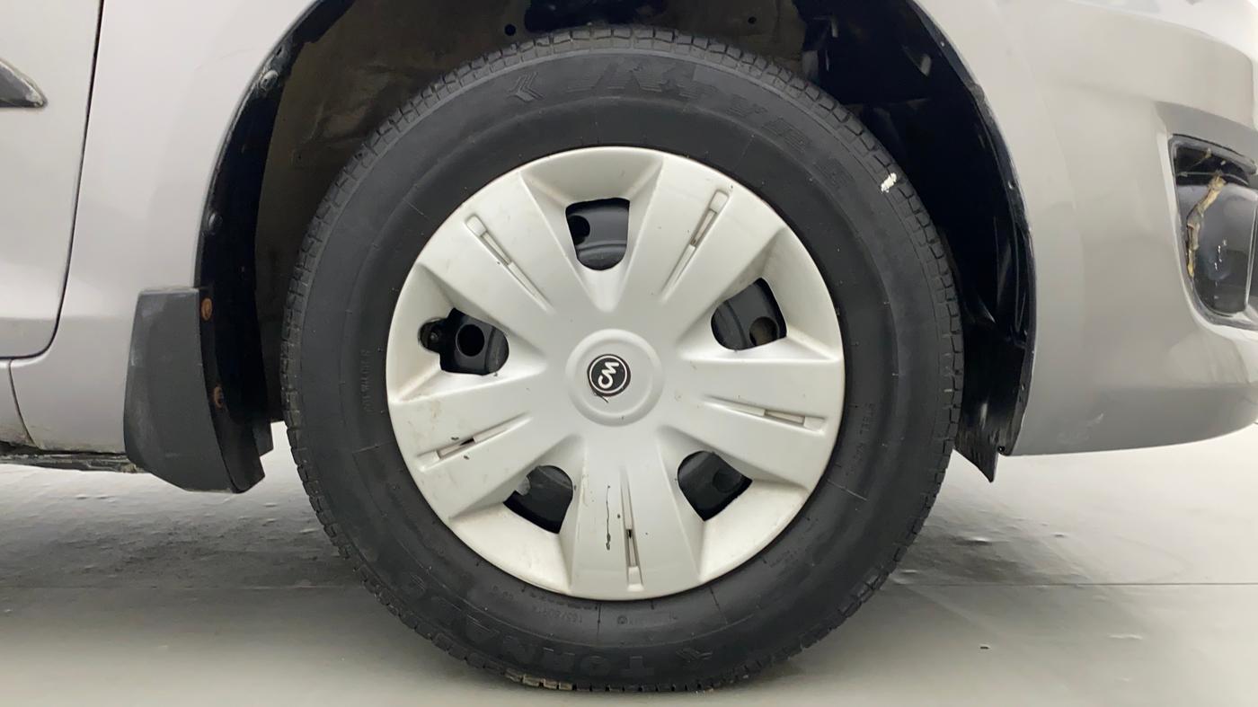 2013 Maruti Swift Dzire VXI, Petrol, Manual, 48,669 km, Right Front Wheel