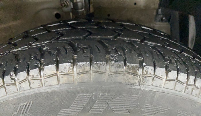 2013 Maruti Swift Dzire VXI, Petrol, Manual, 48,669 km, Right Front Tyre Tread