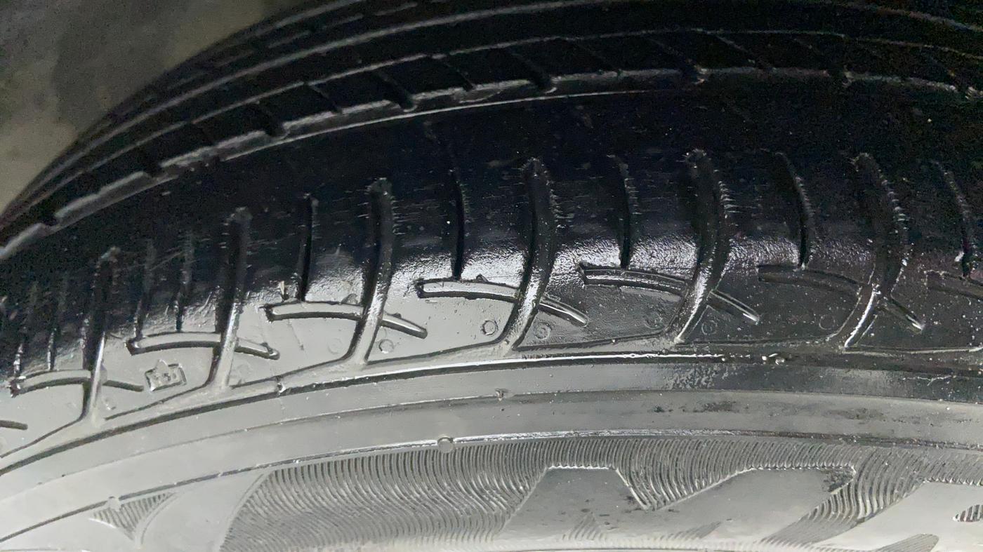 2015 Honda Mobilio 1.5 S I VTEC, Petrol, Manual, 66,439 km, Right Front Tyre Tread