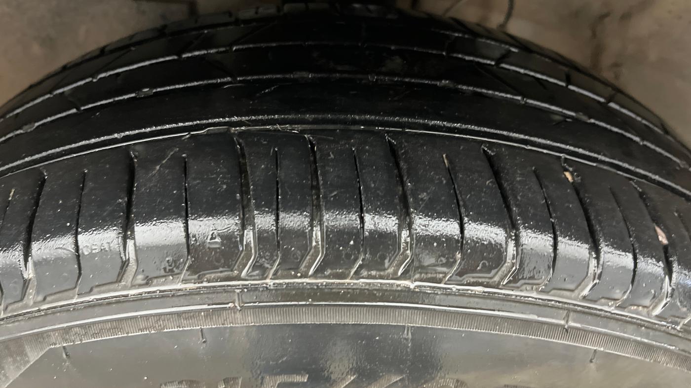 2020 Hyundai VENUE S 1.0 TURBO DCT, Petrol, Automatic, 88,102 km, Left Front Tyre Tread