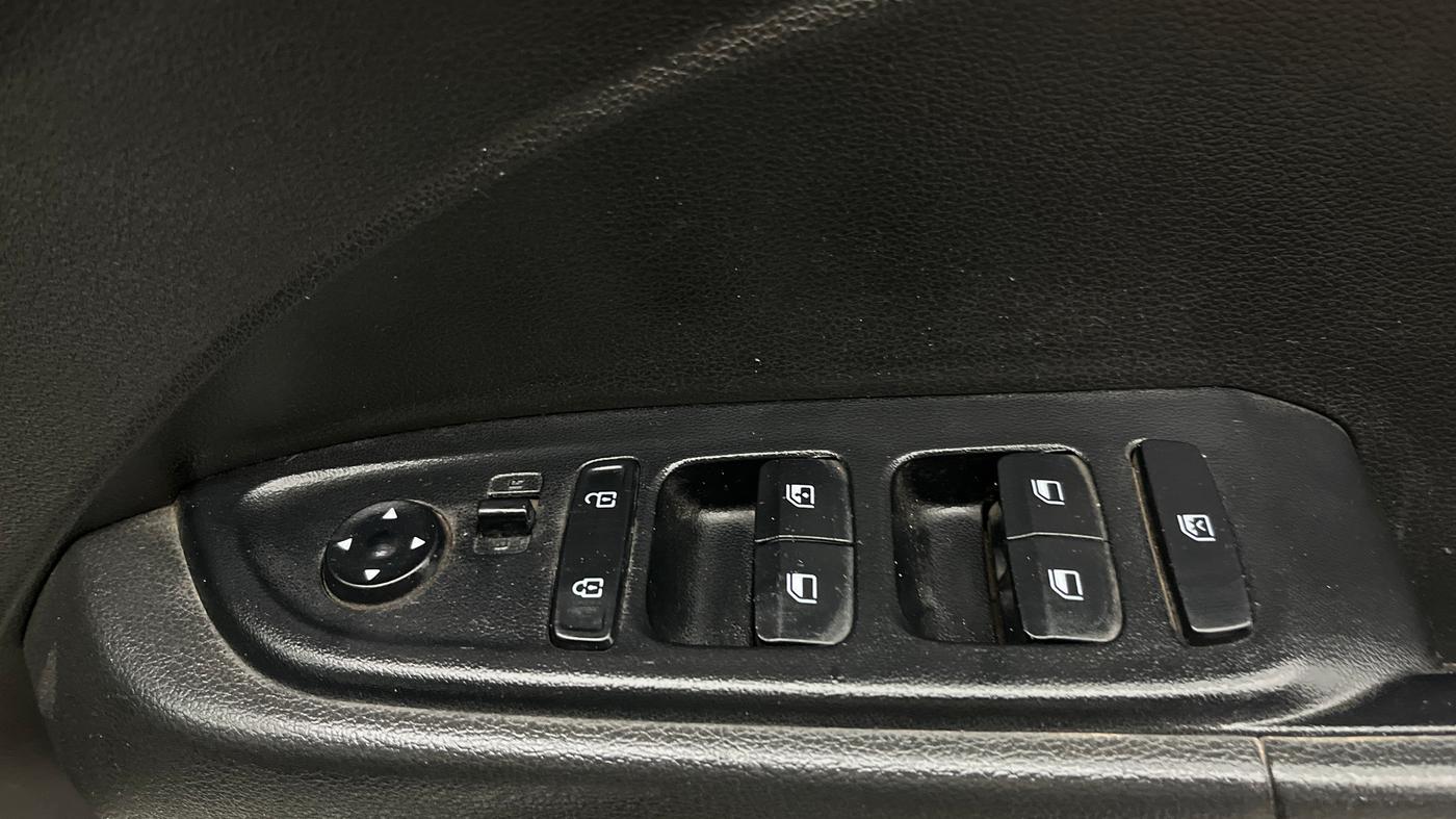 2020 Hyundai VENUE S 1.0 TURBO DCT, Petrol, Automatic, 88,102 km, Driver Side Door Panels Control