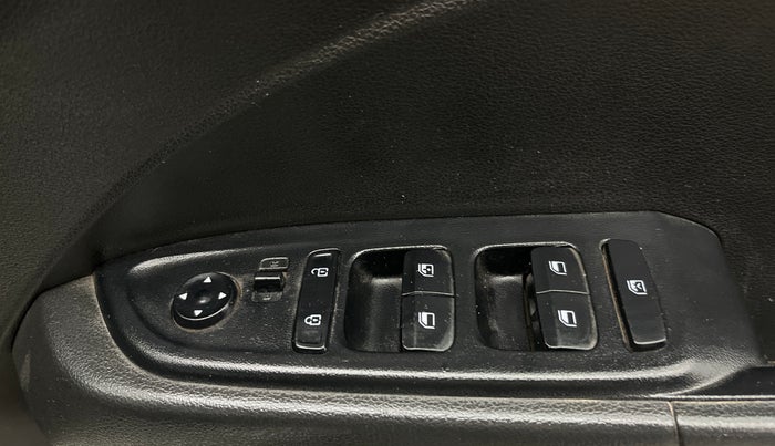 2020 Hyundai VENUE S 1.0 TURBO DCT, Petrol, Automatic, 88,120 km, Driver Side Door Panels Control