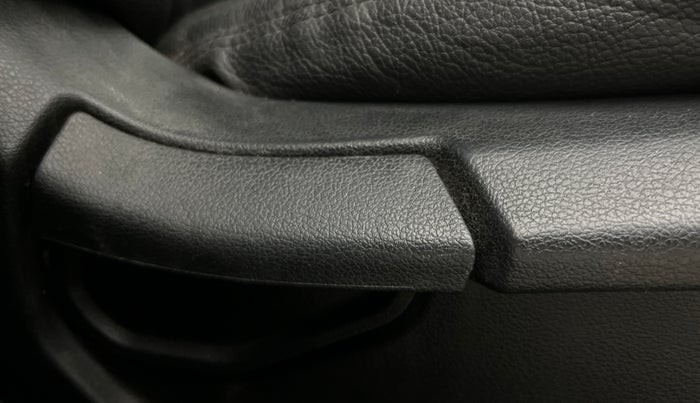 2020 Hyundai VENUE S 1.0 TURBO DCT, Petrol, Automatic, 88,120 km, Driver Side Adjustment Panel