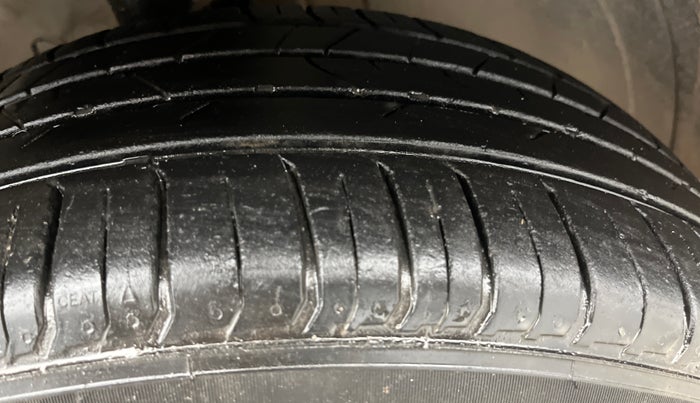 2020 Hyundai VENUE S 1.0 TURBO DCT, Petrol, Automatic, 88,120 km, Right Front Tyre Tread